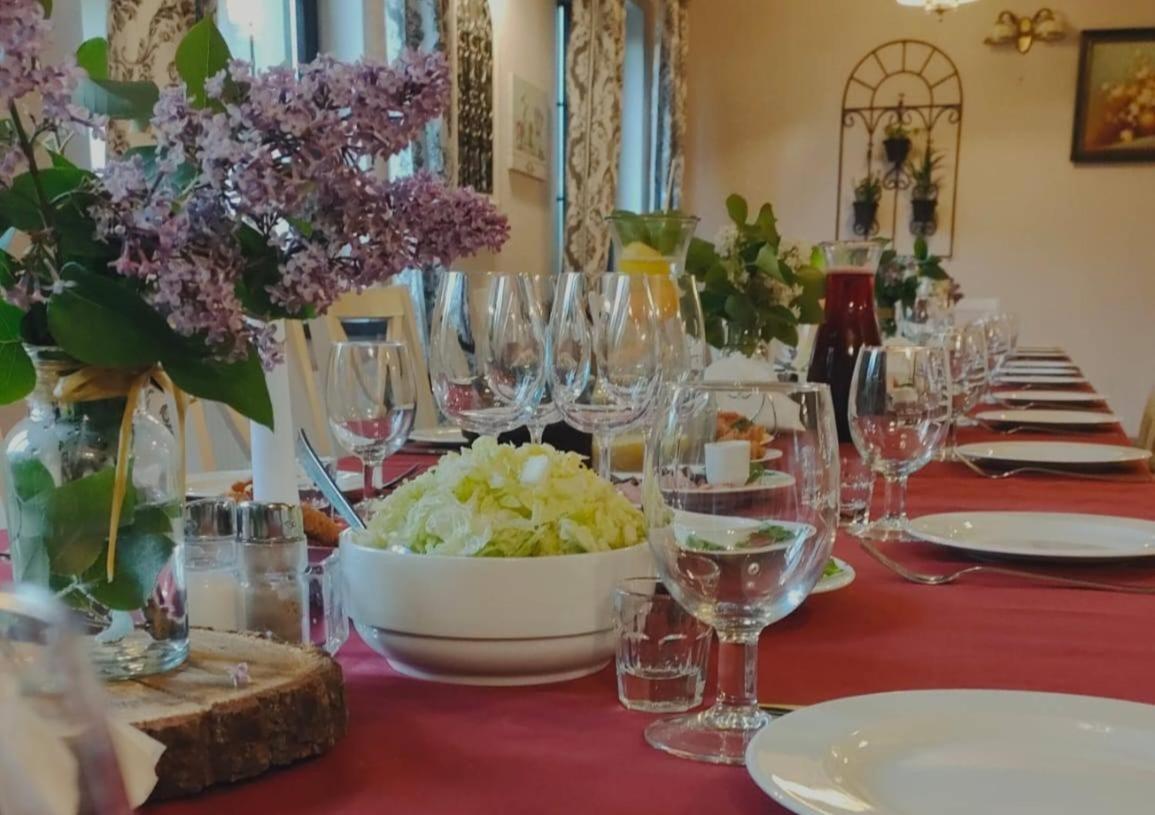 Bed and Breakfast Osrodek Bialy Lew Wojciechow  Екстер'єр фото